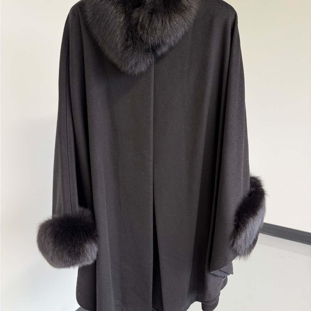 Loro Piana Black Cashmere Fox Fur Cape